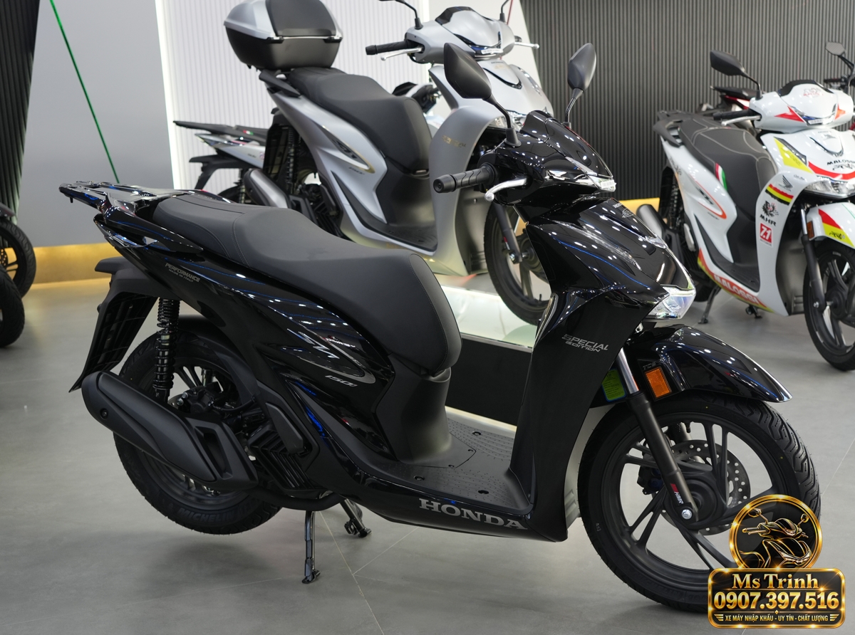Honda SH150i Ý đen bóng 2027 tại Dak Lak - Sơn bóng lịch sự, tiện ích cho mỗi ngày