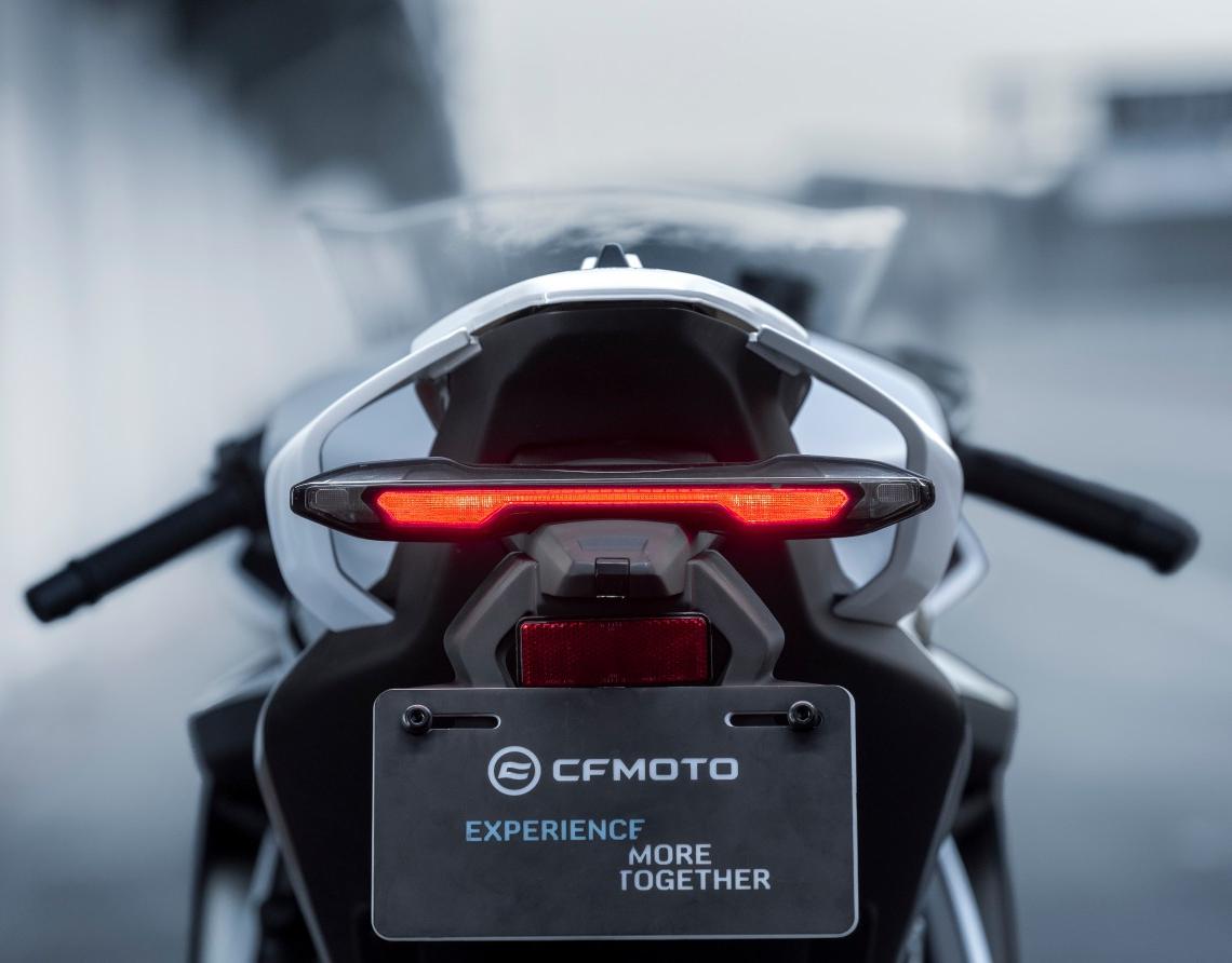 CF Moto 675SR-R 2025 3 Xi Lanh Ngang, Siêu Thể Thao, Giá Rẻ tại Dak Lak