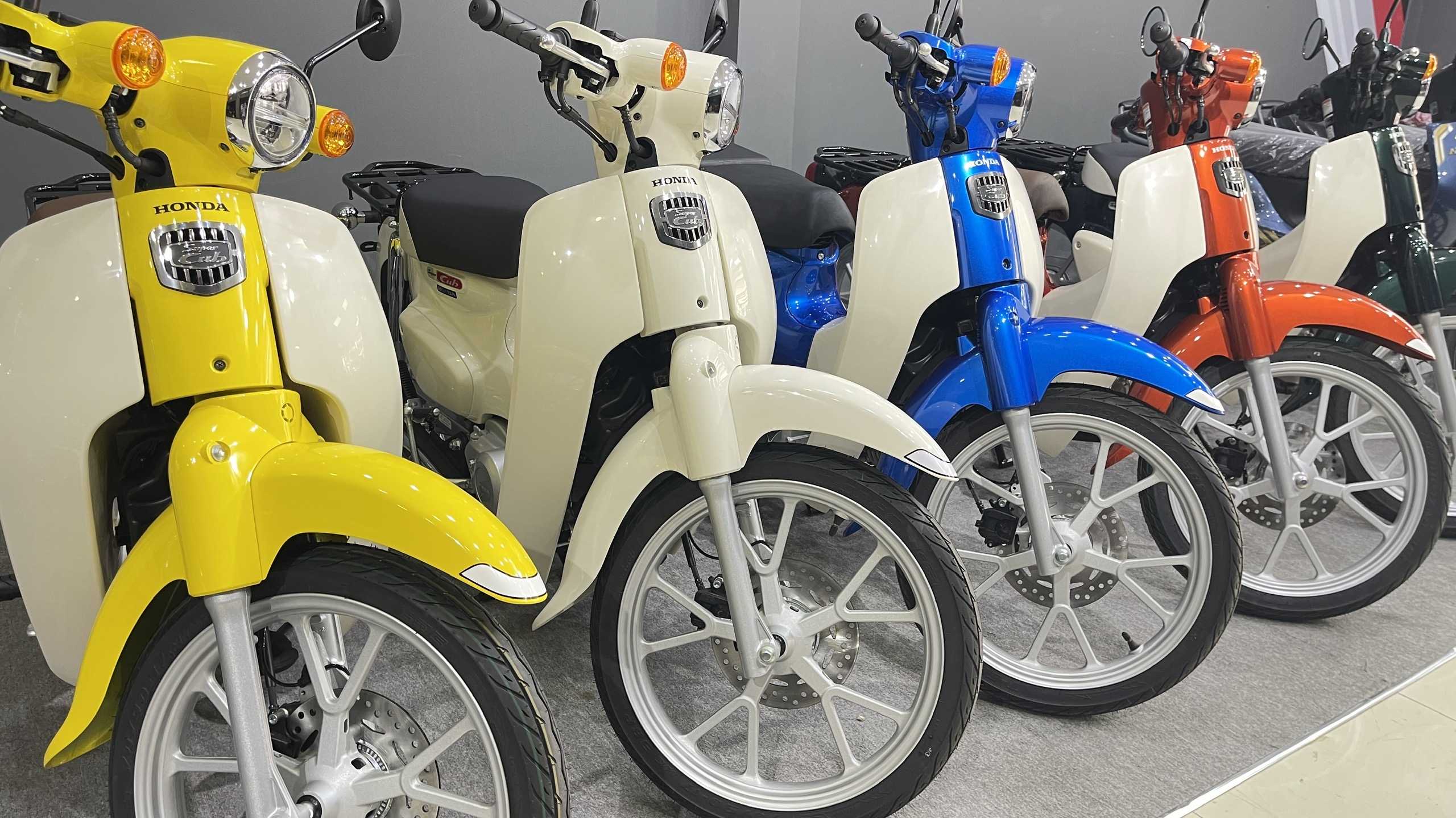 Honda Super Cub 110 ABS, Made In Japan, NK Chính Hãng, Hiếm tại Dak Lak