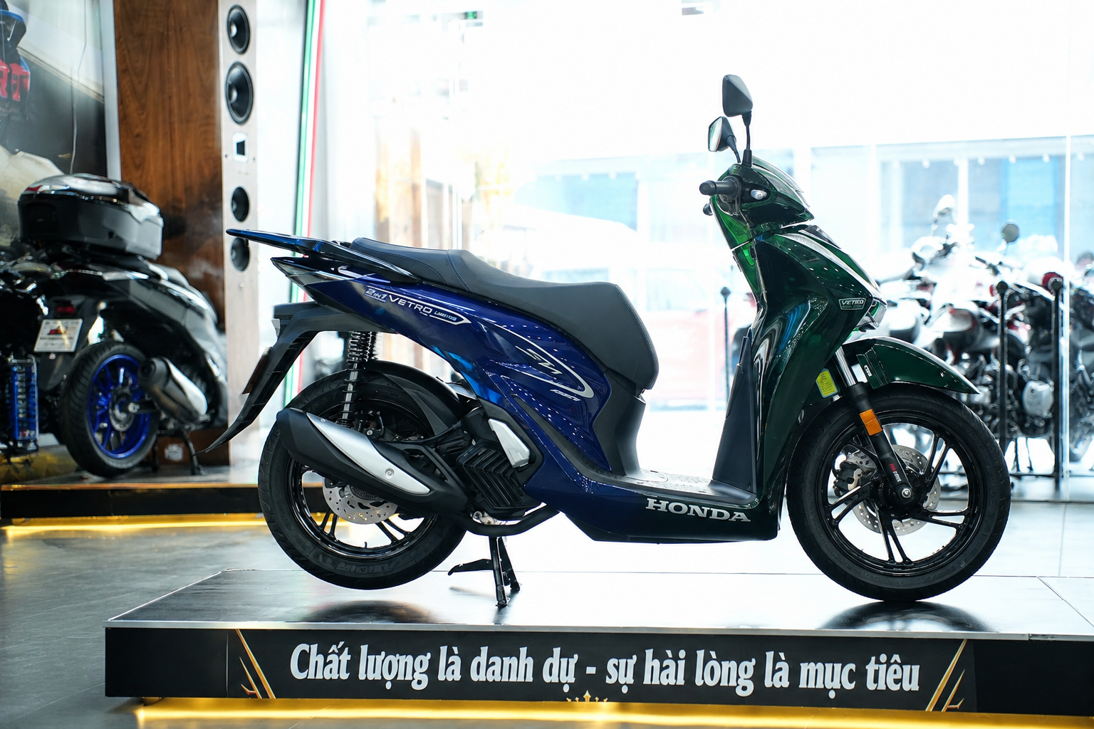 Honda SH150i Vetro Green - Sapphire tại Dak Lak: SH Ý Limited 200 xe