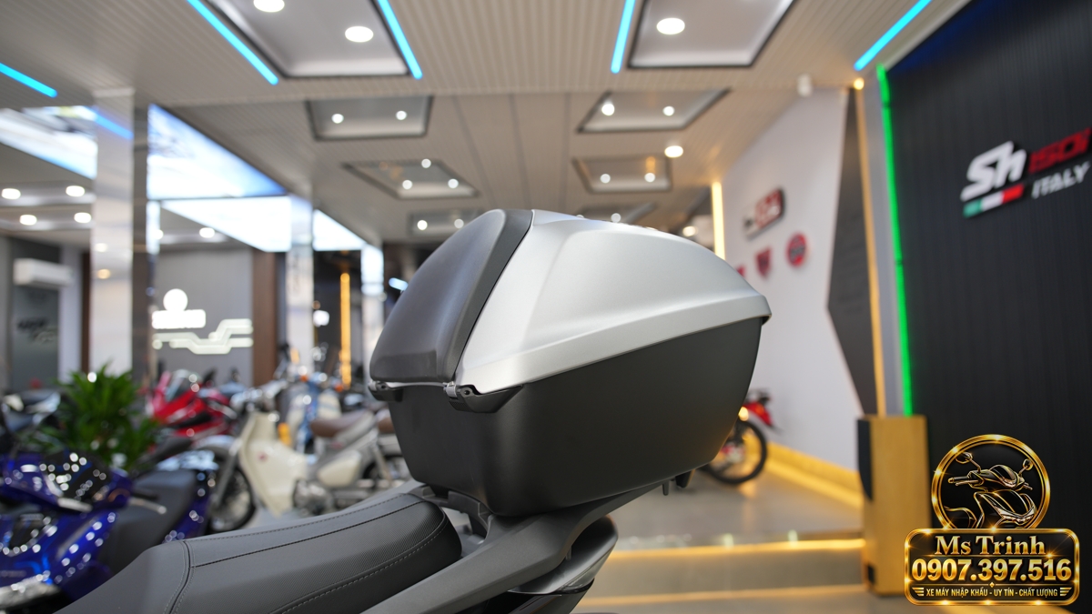 Honda SH150i Ý xám bạc 2027 tại Dak Lak - Nhập Ý, tem vàng sang trọng, giá tốt