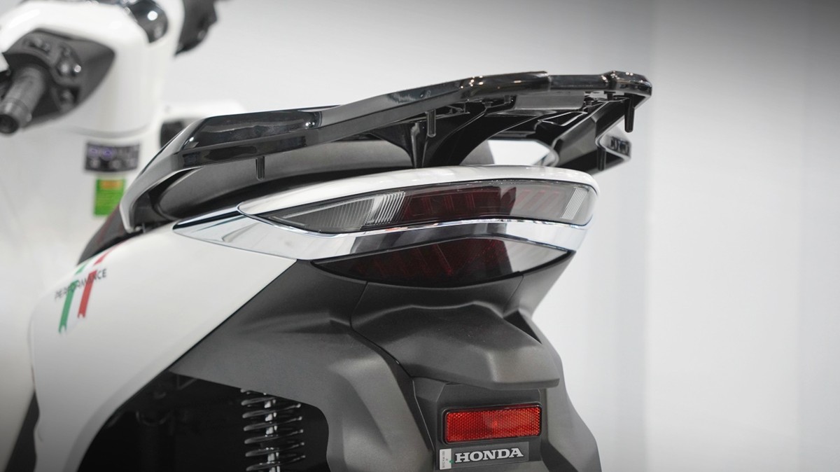 Honda SH150 trắng pha lê nhập Ý 2026 tại Dak Lak - Sport Edition chính ngạch, chuẩn chất Ý