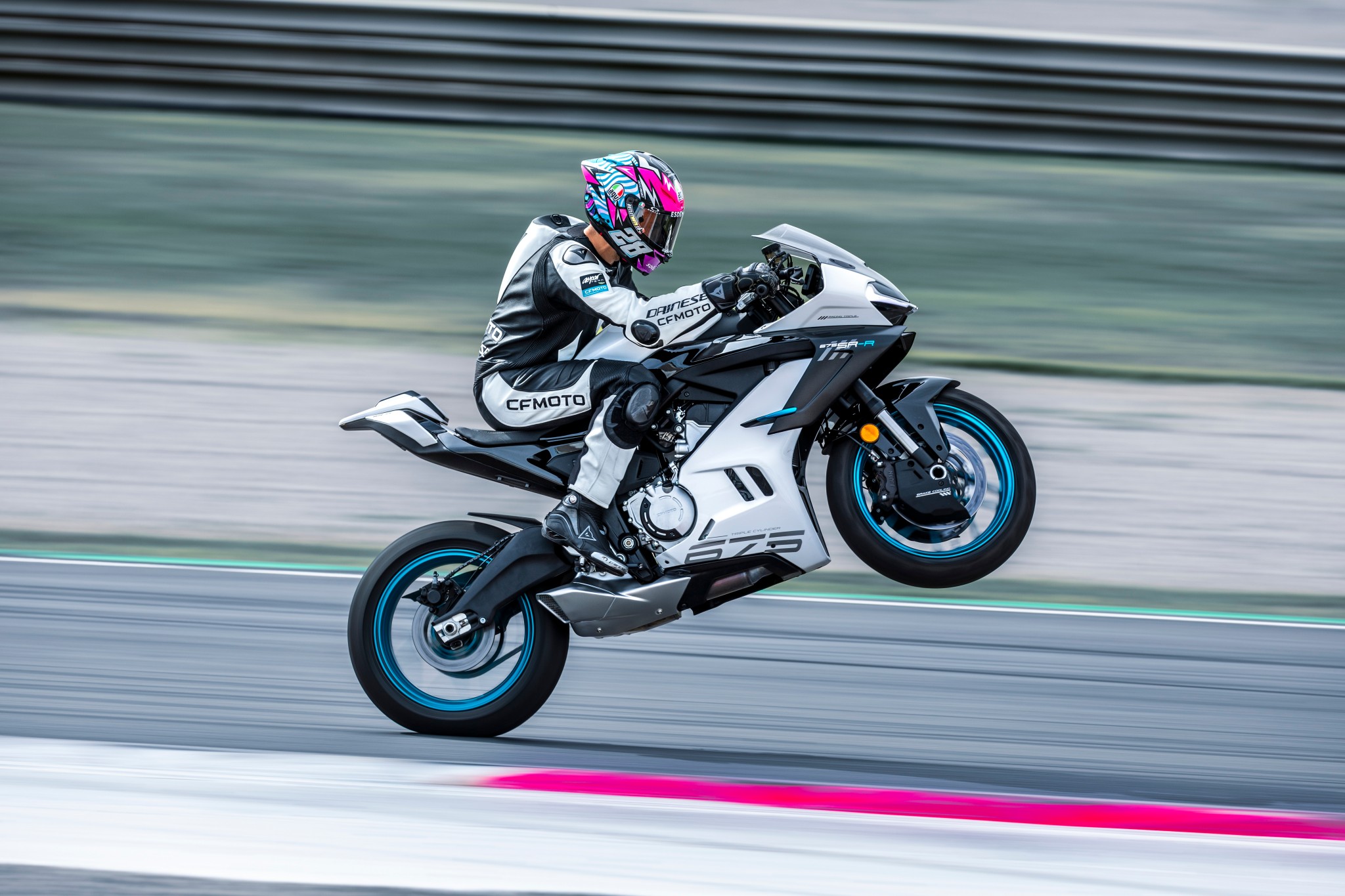 CF Moto 675SR-R 2025 3 Xi Lanh Ngang, Siêu Thể Thao, Giá Rẻ tại Dak Lak