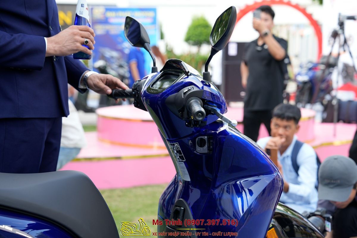 Honda SH150 Vetro Blue 2026 Limited Edition - Siêu phẩm SH Ý dàn áo xanh trong suốt cực hiếm tại Dak Lak