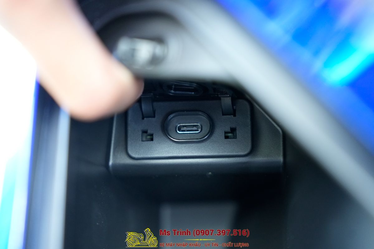 Honda SH150 Vetro Blue 2026 Limited Edition - Siêu phẩm SH Ý dàn áo xanh trong suốt cực hiếm tại Dak Lak