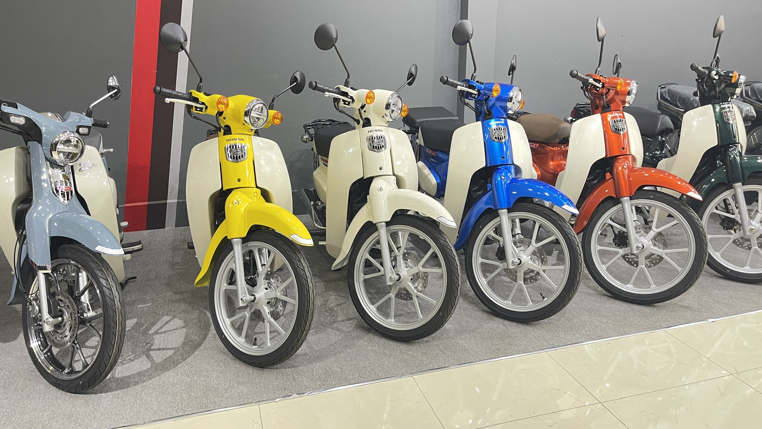 Honda Super Cub 110 ABS, Made In Japan, NK Chính Hãng, Hiếm tại Dak Lak