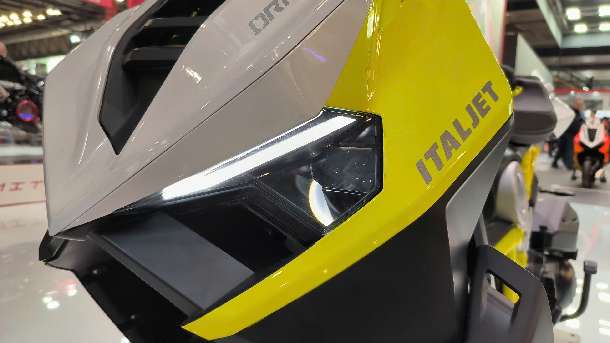 Italjet Dragster 300, Xe Tay Ga Thể Thao Thương Hiệu Từ Italy tại Dak Lak