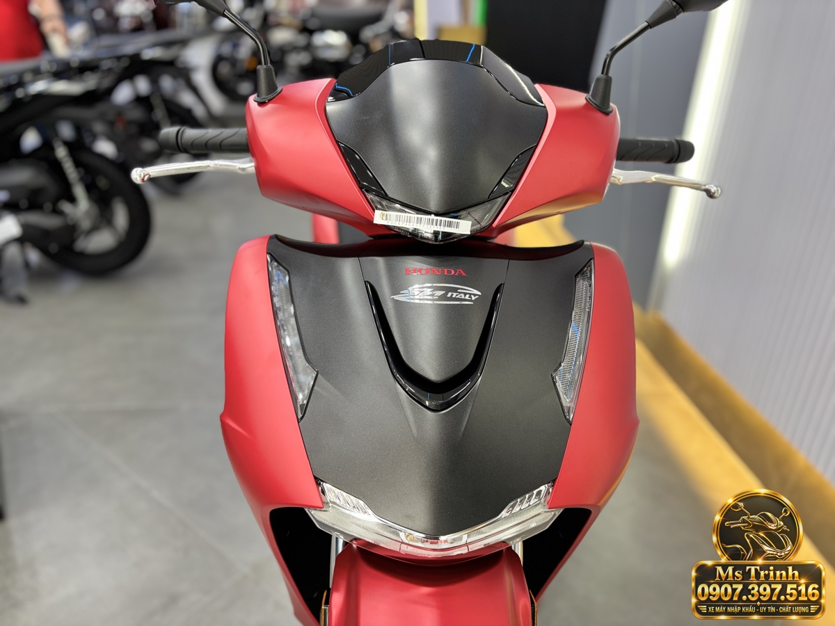 Hình thực tế Honda SH150i Ý đỏ model 2027 số 9 Ảnh thực tế xe SH150i Ý màu đỏ đời 2027 trong bộ sưu tập hình tại CubShop Premium